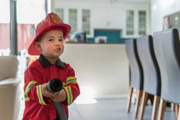 Disfraz de bombero para niño en tiempo laboral